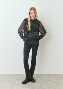 printed-elasticated-neck-blouse_3.jpg