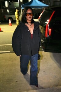 rihanna-rocks-rare-chanel-bags-at-italian-hotspot-12.jpg
