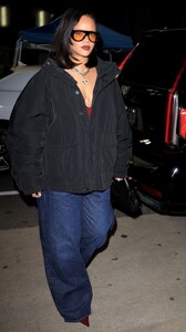 rihanna-rocks-rare-chanel-bags-at-italian-hotspot-14.jpg