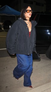 rihanna-rocks-rare-chanel-bags-at-italian-hotspot-5.jpg