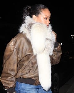 rihanna-s-casual-chic-look-at-giorgio-baldi-sparks-buzz-5.jpg