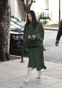 rihanna-supports-asap-rocky-in-court-02.14.2025-3.jpg