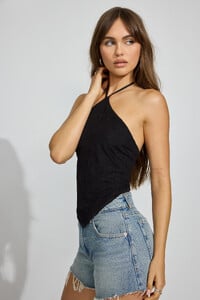 100098611_7ZM_alt1_1920x2880.jpg