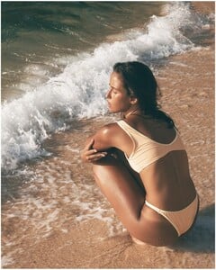 19935609.jpg