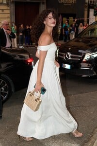 2025 Deva Cassel attends the Dior Cruise 2026 at Villa Albani-Torlonia 00.jpg