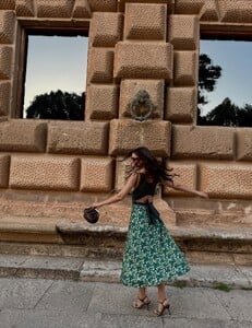[2025.06.02] victoriajustice_503260873_18598971412006824_4088580369054352779_n.jpg