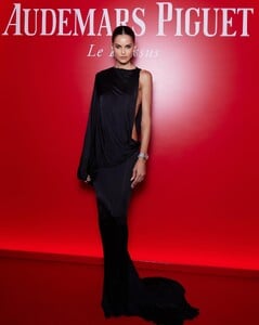 [2025.06.22] izabelgoulart_503491136_18513540259029414_8616520378505049358_n.jpg