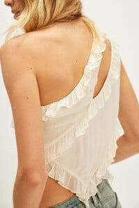 4d649775-fb00-44b7-97cf-ade43853d042.jpg