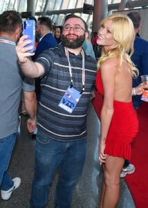 606071242_kat-13.jpg