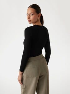 FValenti - Guess_Cut-out stretch top Women-5b - W5GP44KCTC2-JBLK-ALT3.jpg