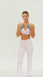 HayleyM - BoutineLA_Fairy Pink V-cut Crop Top-4 DSCF9839.heic.jpg