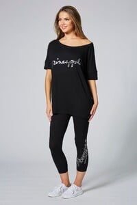 Kianna - PineappleUK_viscose-tee-black-TS16150A1-05.jpg