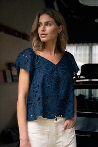 PD-Pina_Mix_Top-Shirts_Blouses-J234990-585_Midnight_Navy_2048x.jpg