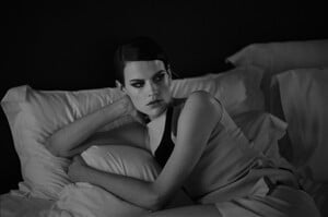 Saskia de Brauw by Vincent van de Wijngaard (The Nearness Of You - Muse #33 Spring 2013).jpg