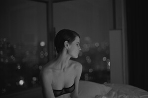 Saskia de Brauw by Vincent van de Wijngaard (The Nearness Of You - Muse #33 Spring 2013) 13.jpg