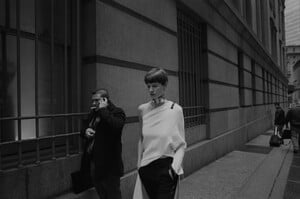 Saskia de Brauw by Vincent van de Wijngaard (The Nearness Of You - Muse #33 Spring 2013) 4.jpg