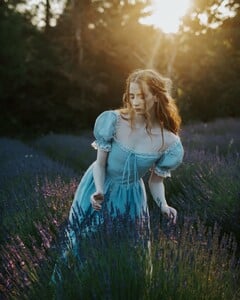 ✨ Taking advantage of flower fields during peak season is a great way to spark creativity and elevate your portfolio. Using natural elements as part of your storytelling allows you to explore ideas freely — i (13).jpg
