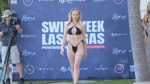 Tia Goossen - ArtHeartsFashion Vegas Swim Week Casting in LA_[3840x2160]_64 s-00.00.25.199.webp