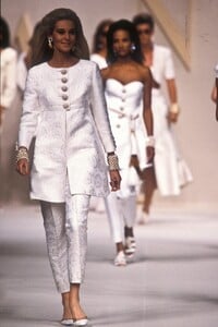 Valentino 1991 Women RTW 36.jpg