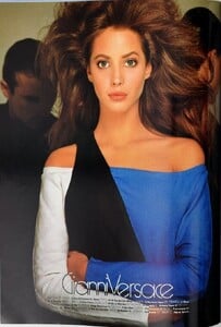 VgFr0787no677ChristyTurlington.jpg