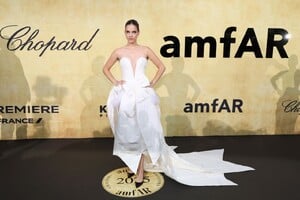 barbara-palvin-vivienne-westwood-gown-amfar-cannes-2025-0.jpg