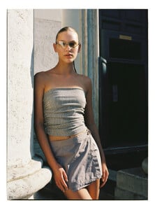 gallery_model_Oy_eRvPj4wNY.jpg