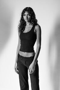 gallery_model_TbjaPAXonwMF.jpg