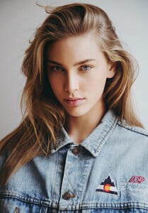 gallery_model_jU_NunV5lI6m.jpg