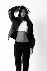 gallery_model_t6T1GVpWXQ7a.jpg