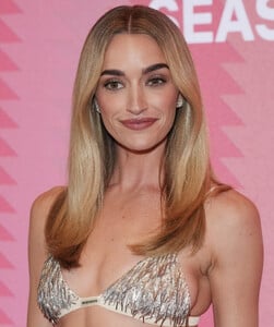 hqcelebcorner-net_12.jpg