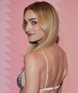 hqcelebcorner-net_21.jpg