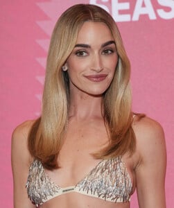 hqcelebcorner-net_26.jpg