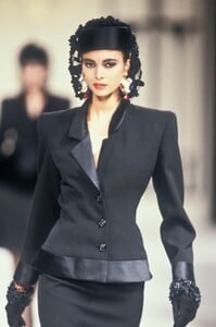 jade brown va8935--.jpg