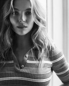 jodie-comer-agata-pospieszynska-2025-7.jpg