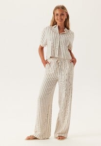 selected-femme-slfviva-ss-striped-cropped-sun-sandshell-stripespin-stripe_3.jpg