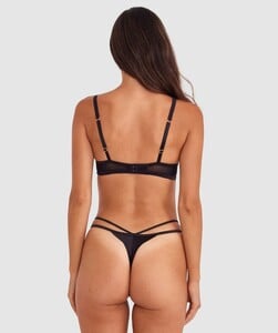 vamp-forbidden-love-push-up-1-4-cup-black-01651401-288471.jpg