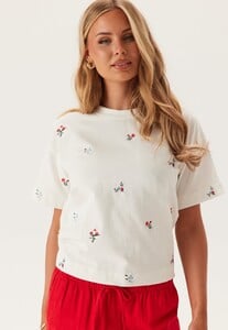 vila-vimonie-flower-emb-ss-o-neck-snow-white-detailemb-color-fl_1.jpg