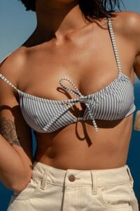 yse-maillots-brassiere-gabrielle-rayures-bleues3.jpg