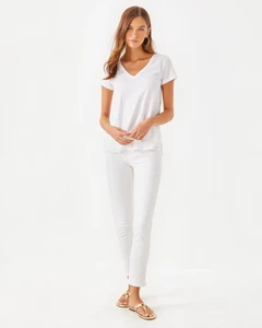 012698_resortwhite_a2-sf_X00S25.webp