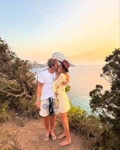 [2025.07.10] alessandraambrosio_516719780_18516906556000670_8254195670761161387_n.jpg