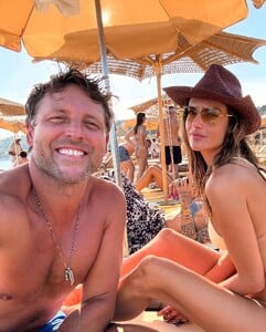 [2025.07.10] alessandraambrosio_517770248_18516906466000670_2608720016465065737_n.jpg
