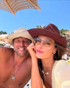 [2025.07.10] alessandraambrosio_517810300_18516906448000670_2899609115405024476_n.jpg