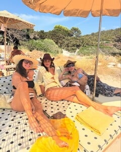 [2025.07.10] alessandraambrosio_517995628_18516906514000670_7310991969623764931_n.jpg