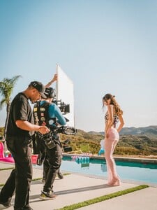 [2025.07.24] victoriajustice_523504440_18609056755006824_614196954789009563_n.jpg