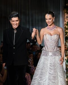 [2025.07.28] manishmalhotrajewellery_524394060_18306544219300433_2022266910817357778_n.jpg