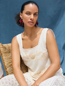 252303102_0140_4.jpg