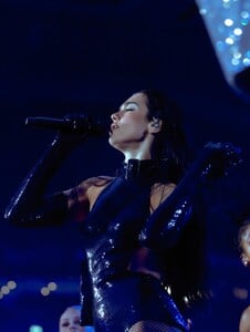 615273029_dualipa-20250625_081844-4.jpg