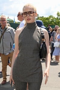 619637657_ellie-9.jpg