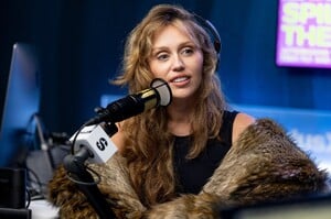 622661058_miley-10.jpg