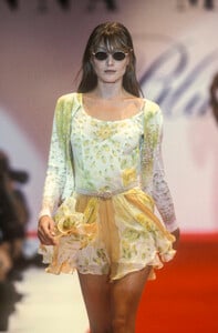 Blumarine 1994 Women RTW 16.jpg